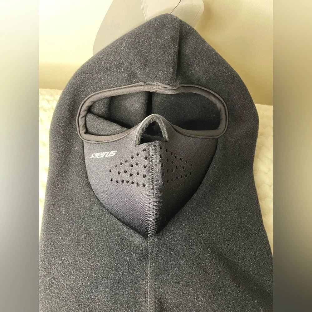 Seirus Innovatio Combo Cagoule Fleece hood Face Mask Black blocks wind & cold